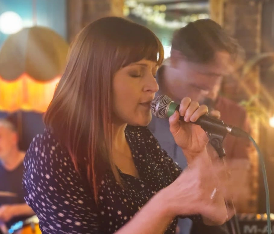 Lauren, vocalist